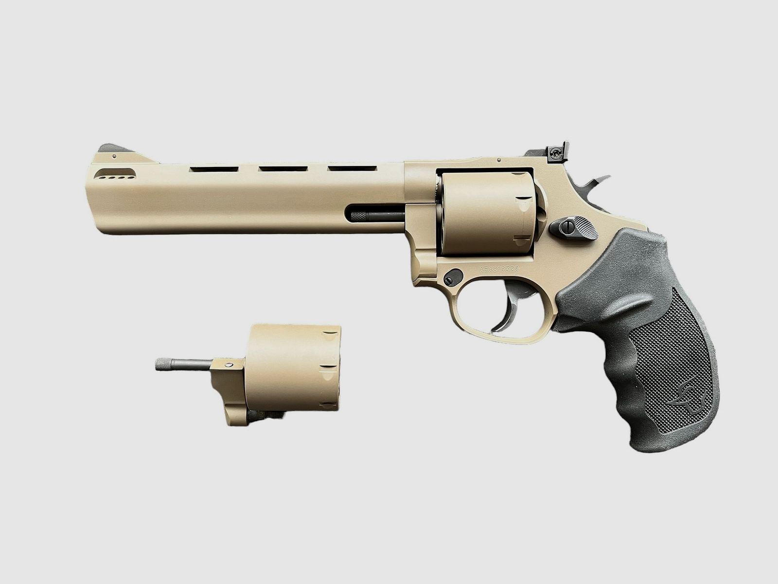 Taurus Revolver 692 Tracker FDE .357Magnum + 9x19mm barillet interchangeable, image 1 sur 3