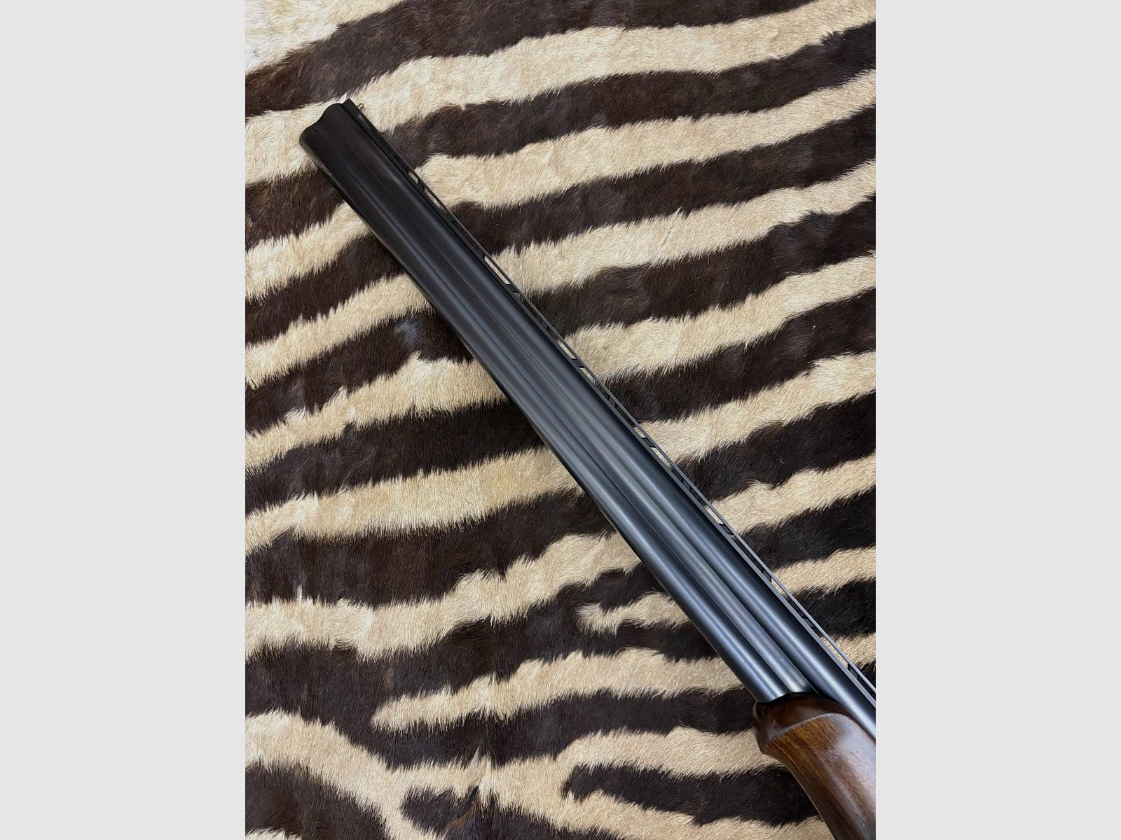 PERAZZI MX2000 fucile cal. 20/70 canna 75 cm 3/4 full choke + canna 70 cm cilindrica 1/4 con 2 valigette per fucile, immagine 4 di 11