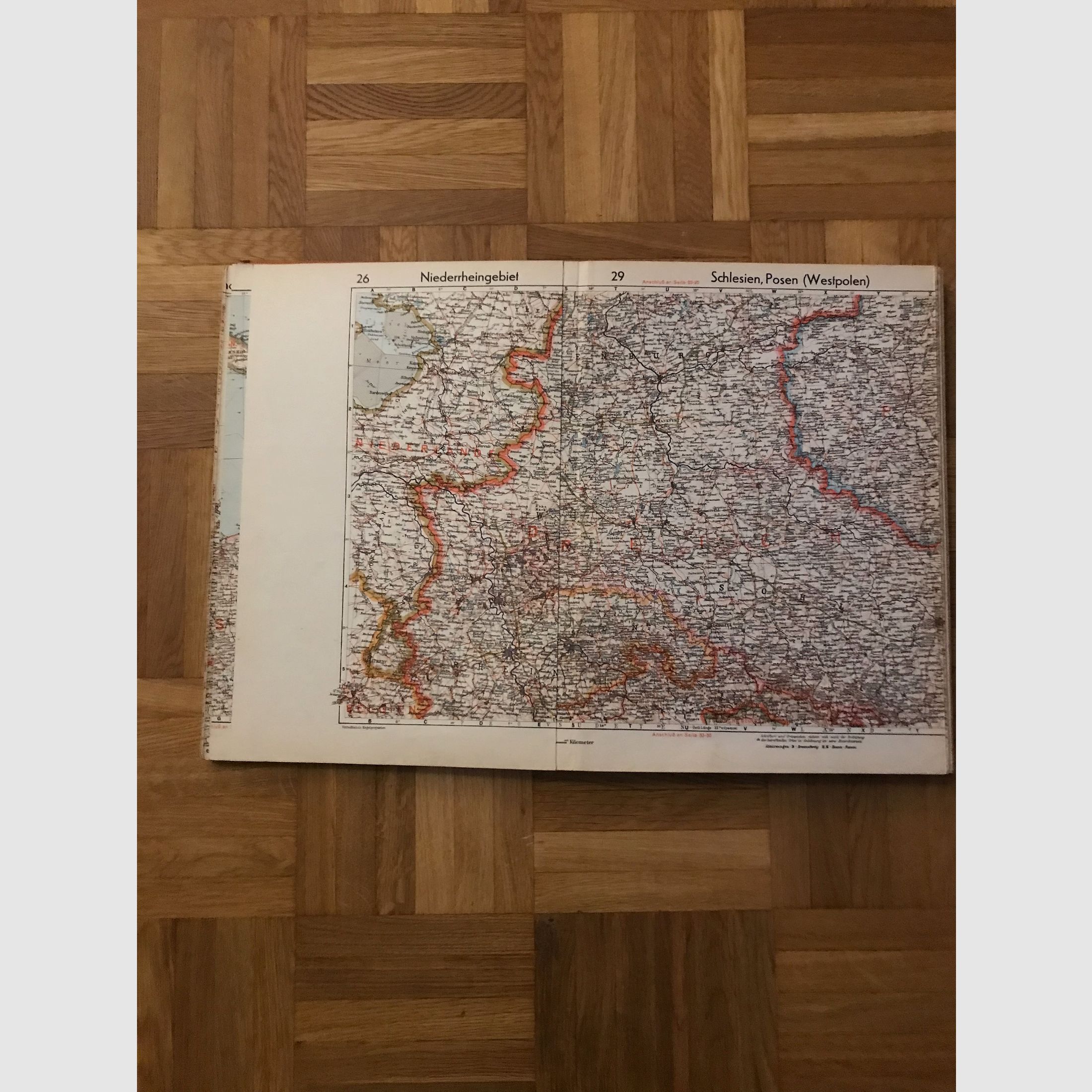Großer Volksatlas von 1939. Original mit Landkarte 