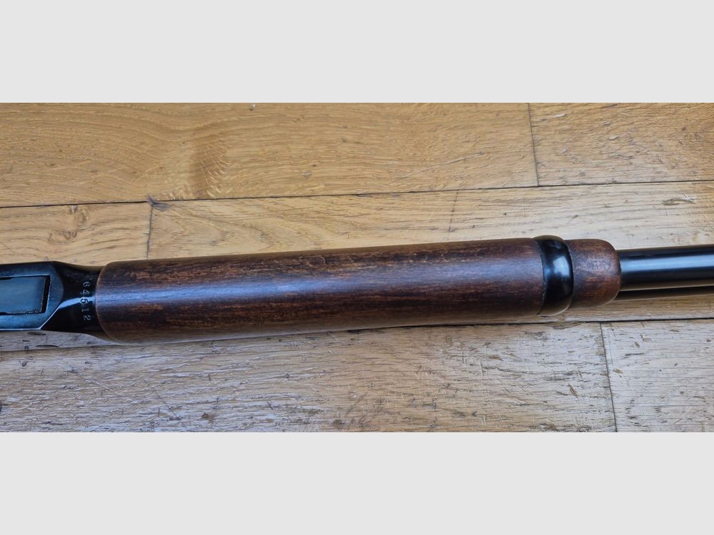 Zeer mooie Winchester model 1894 – Kaliber 30-30 – Made in USA in 1969 – Capaciteit 8+1 – Mooie rood notenhout – Zeldzame mechanische en esthetische staat voor zijn 56 jaar! – Zeer mooie constructie Made in USA – Stalen kolfplaat van voor 1971 – TBE++, afbeelding 16 van 40
