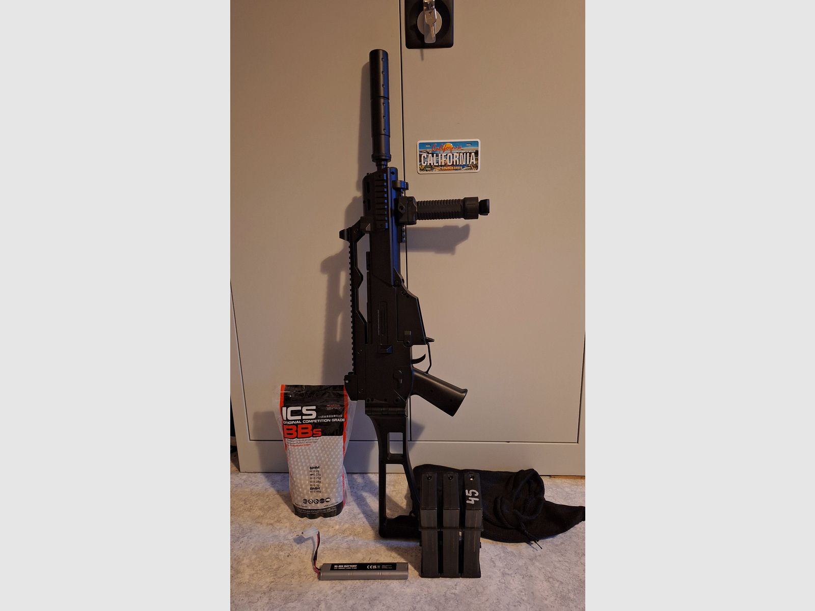 G36C AEG <0,5j mit 3 Mags + Schalldämpfer + Frontgriff