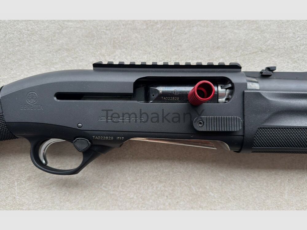 Beretta 1301 Comp incl. magazijnuitbreiding en PK-rail 12/76