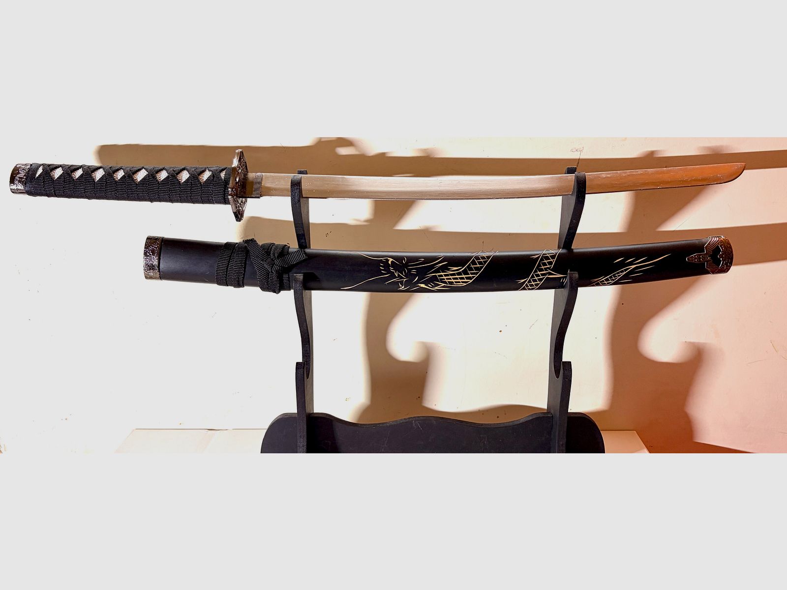 Ensemble d'épées japonaises (Daisho) avec Katana, Wakizashi, Tanto et support