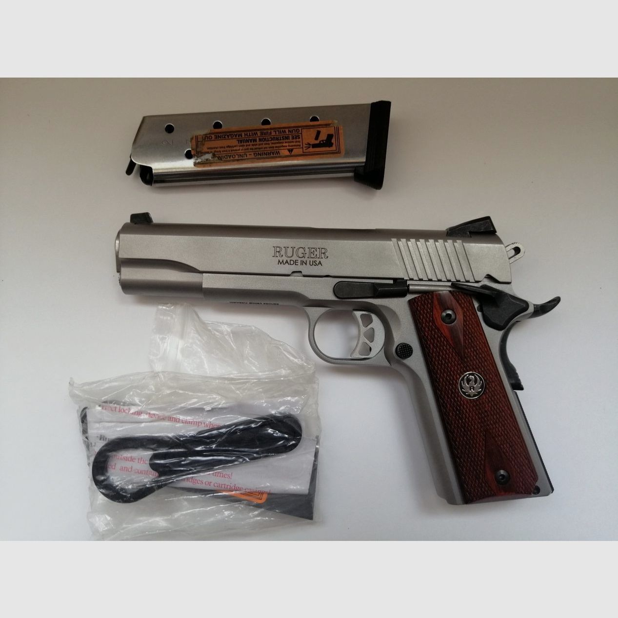 Super Ruger SR 1911 in .45 ACP – Hergestellt in den USA – zwei Magazine – Neu, Bild 12 von 12