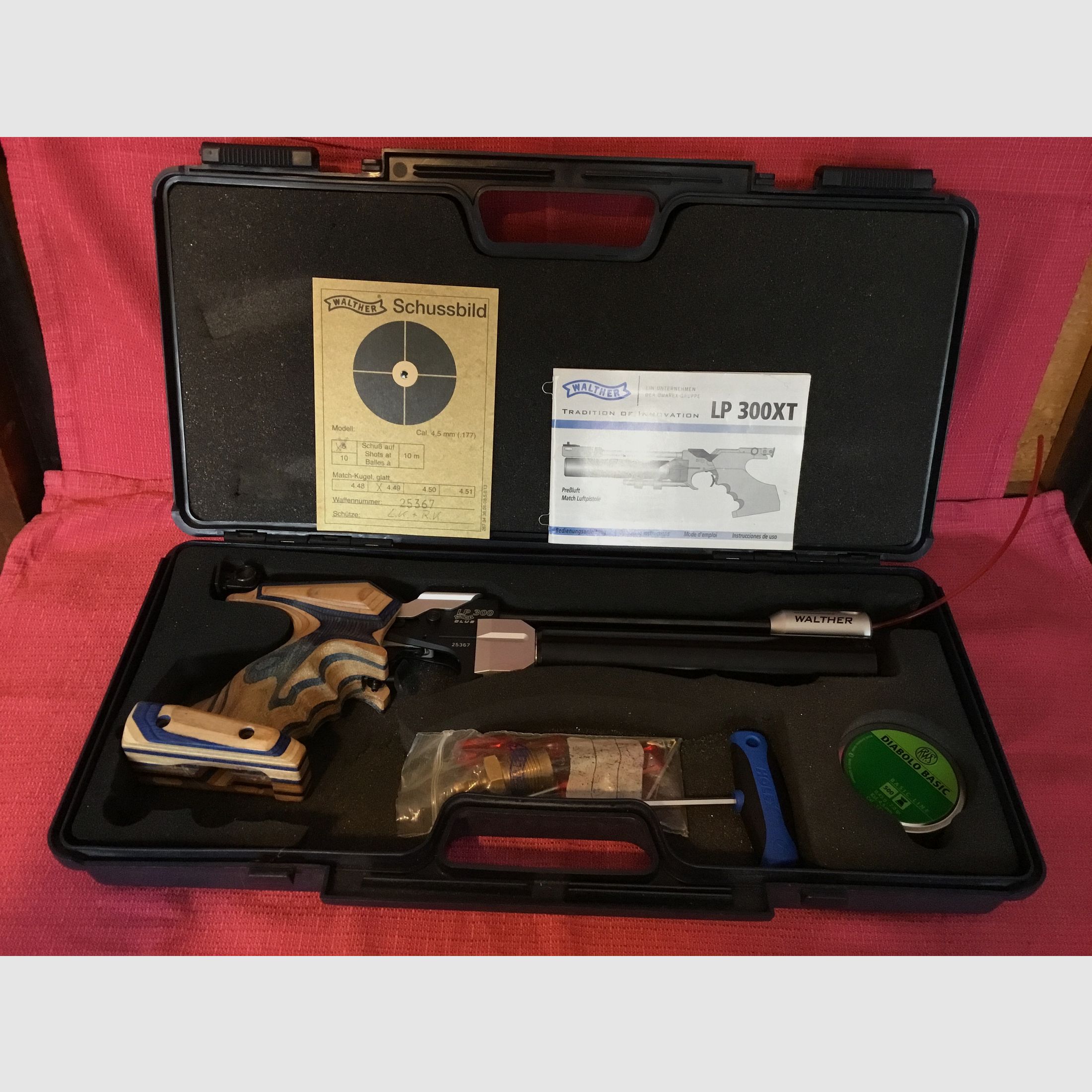 Walther luchtpistool 300 XT – Compleet set met koffer, vuladapter en beschrijving.