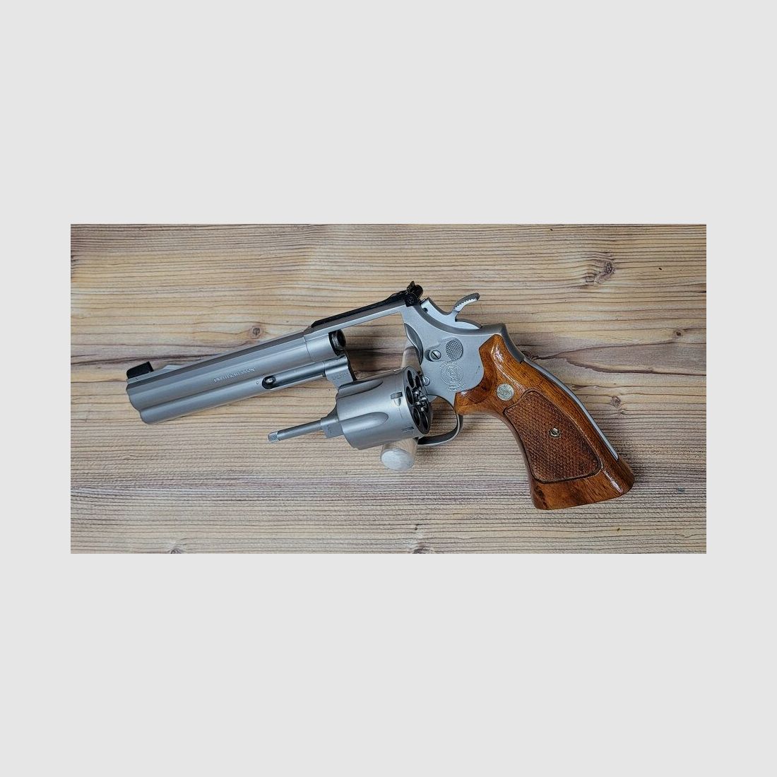 Smith & Wesson 686 Target Champion 6" - stainless matt // S&W 686-3