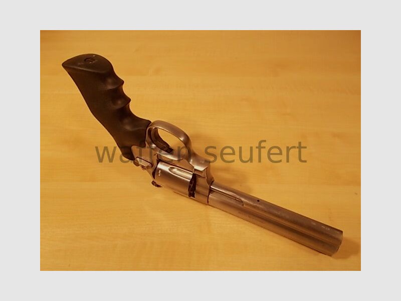 Smith & Wesson 686-5 6-Inch Stainless Revolver