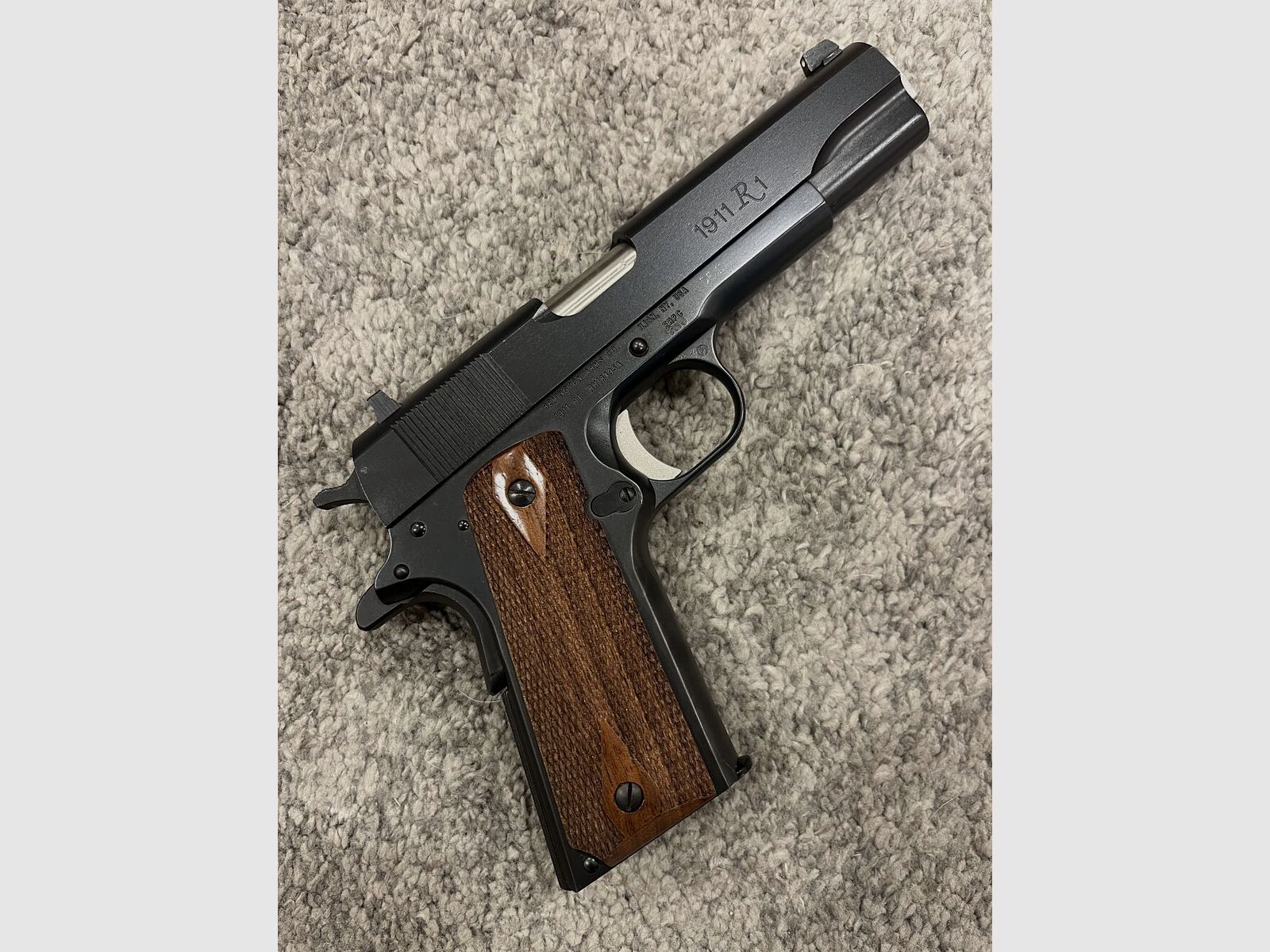 Remington 1911 R1