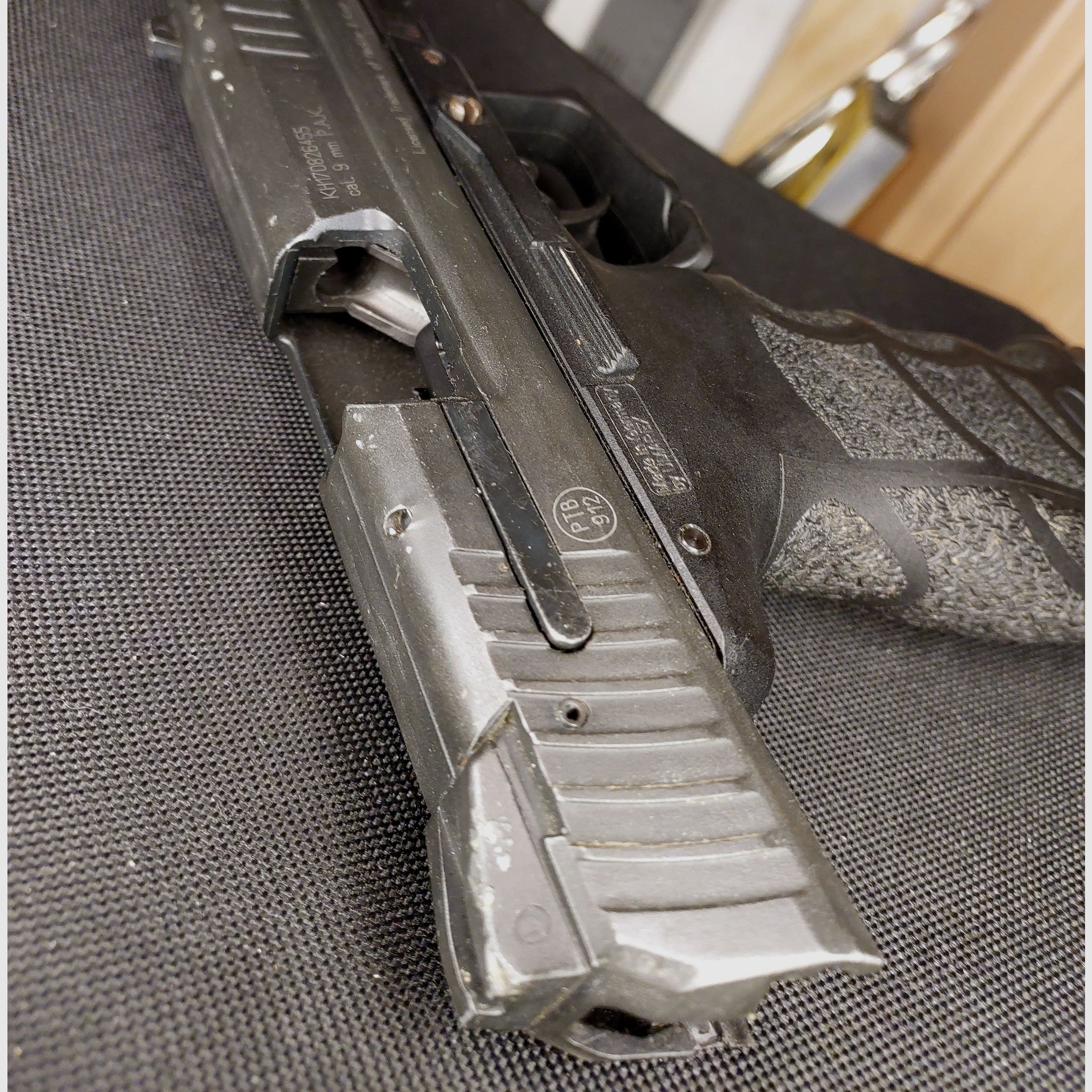 Heckler & Koch P30 pistolet alarmowy 9 mm P.A.K. oksydowany (PTB 912)