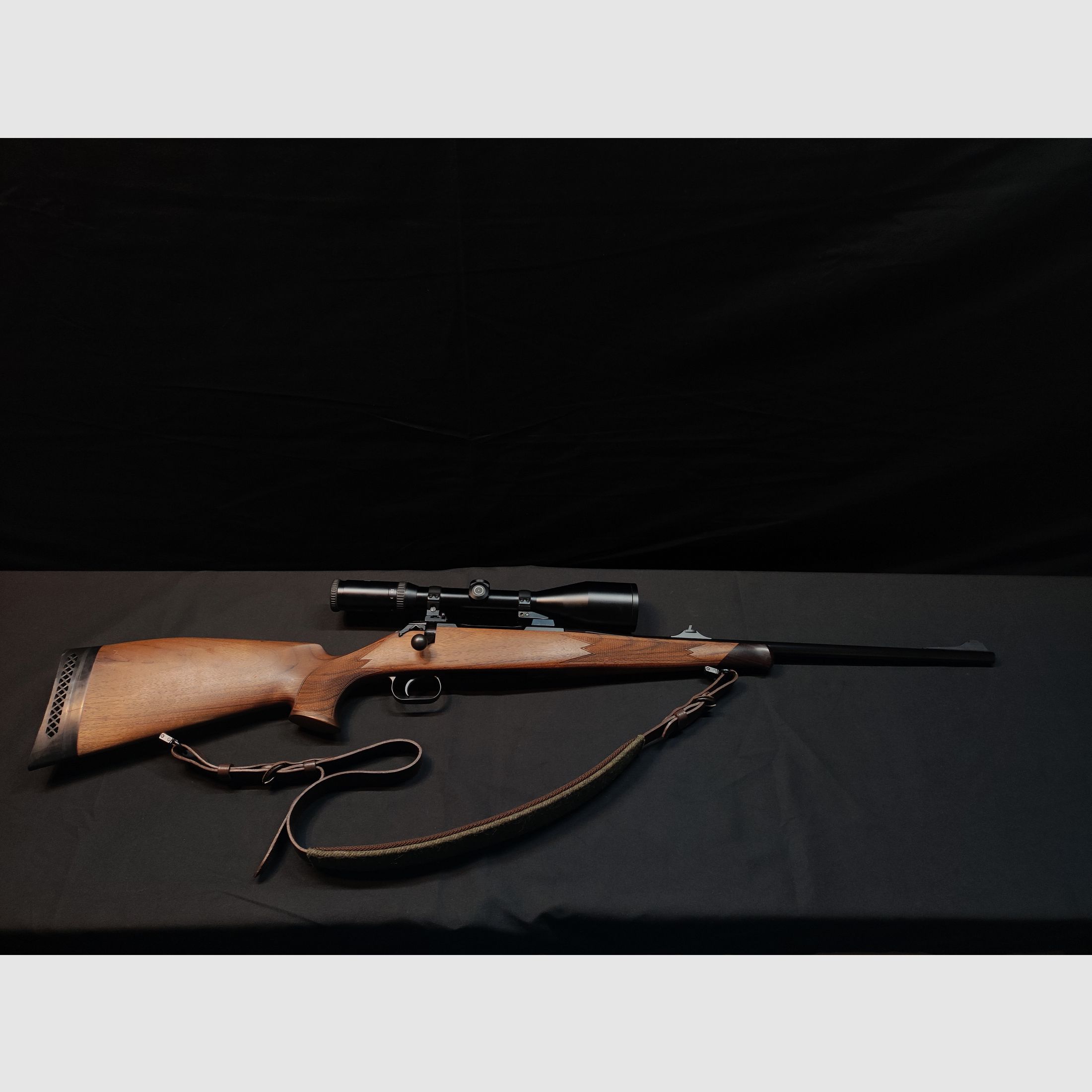 Mauser M94 repeating rifle - .30-06 - Schmidt & Bender 2.5–10x56 - Like new - incl. 183 rounds of ammunition