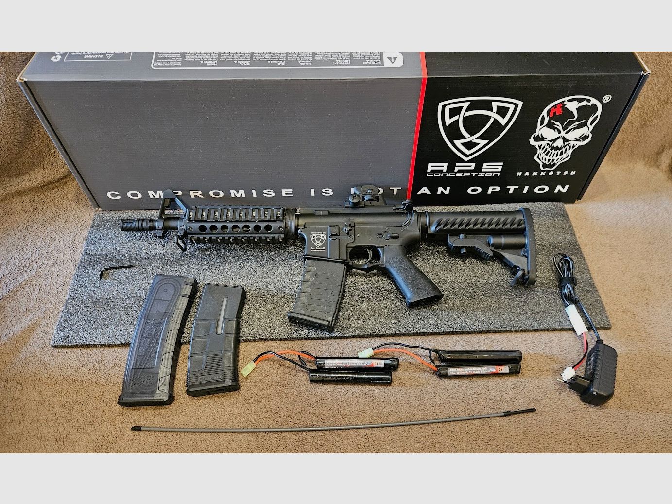 Starter Set Softair S-AEG M4 di APS NUOVO