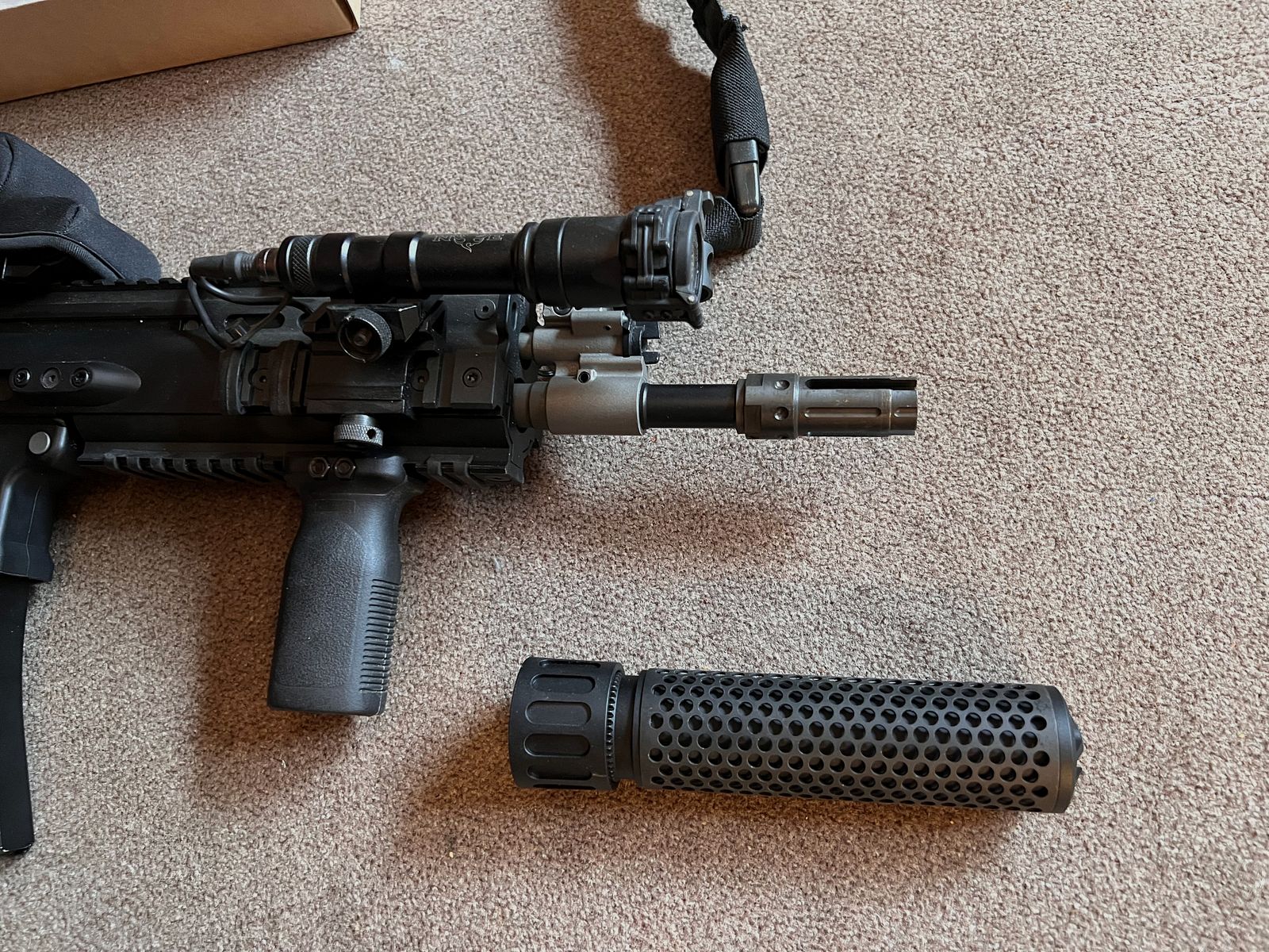 WE Scar L MK 16 in black with a lot of accessories GBB Open Bolt 6mm BB Airsoft