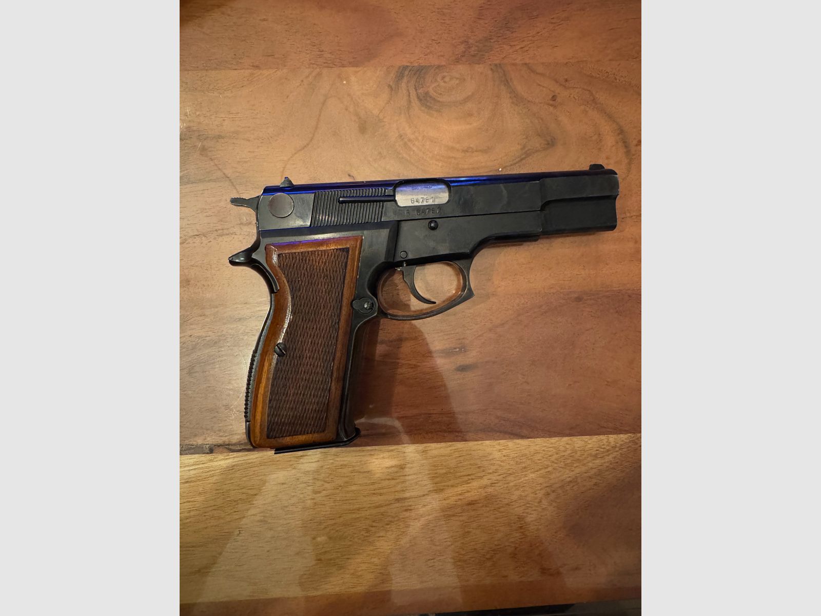 Luger M90 FEG P9R lijkt op Browning HiPower, afbeelding 1 van 4