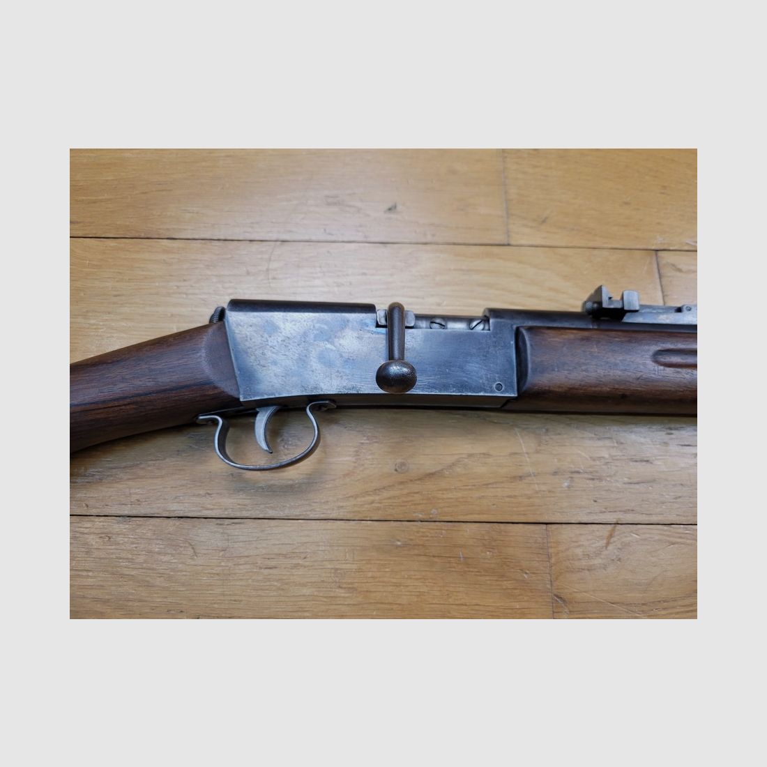 Muy bonito rifle escolar o infantil Lebel – modelo "La Préférée" – ¡Raro en calibre 22LR! (y no bosquette!) – Muy buena mecánica – Maderas hermosas y bluing original – Alza de 30 a 150m – El encanto de los patios de la III República en un calibre raro para este modelo – TBE +, imagen 4 de 27