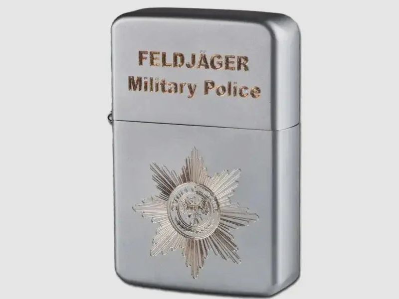 Briquet original Bundeswehr Z-Plus gaz avec gravure chasseur de terrain