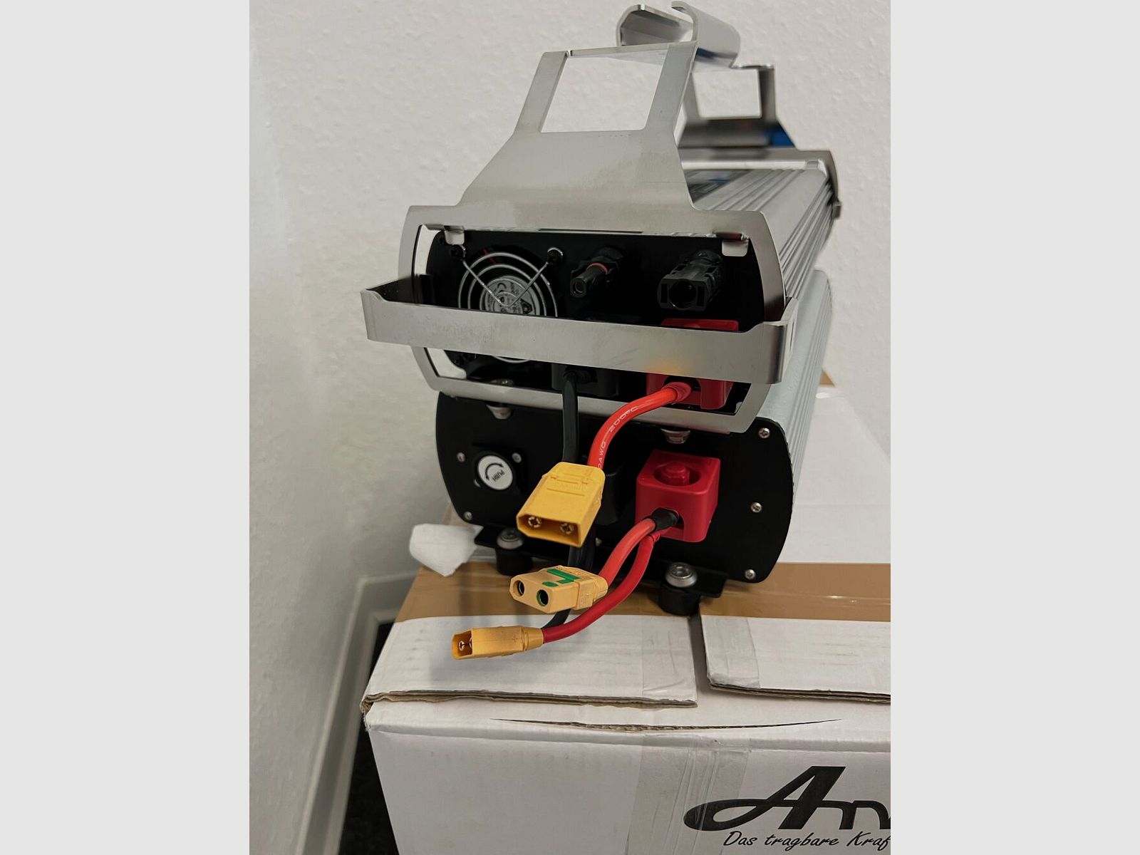AXSOL ARVEY A-Serie 1000 A1 Batterie de secours 230 V appareil de base, y compris batterie LiFePO4 de 20 Ah et poignée