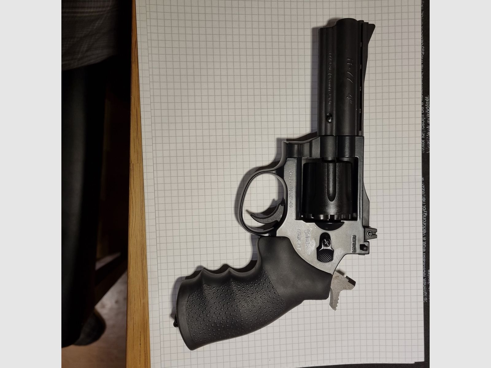 Gamo Combat R-// , 4 pulgadas, Co2, 4,5 mm