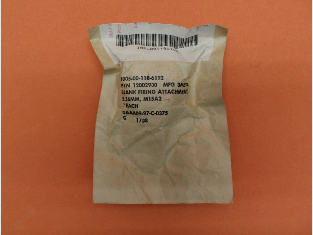 USGI	 AR-15: Blank Firing Attachment 5,56MM, M15A2  (1005-00-118-6192) USGI Surplus, Stahl rot lackiert, in Originalverpackung.
