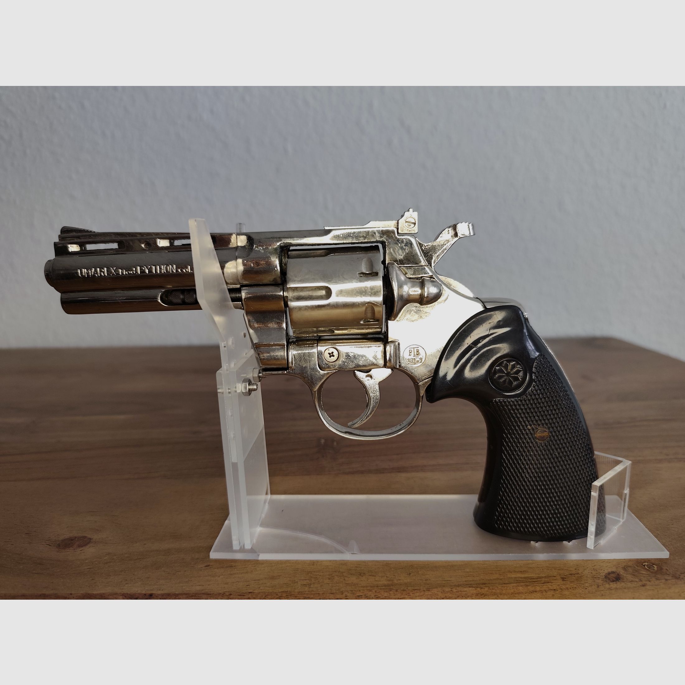 UMAREX Python 9mm R    !!!Defekt an Bastler kleine Feder gebrochen!!!