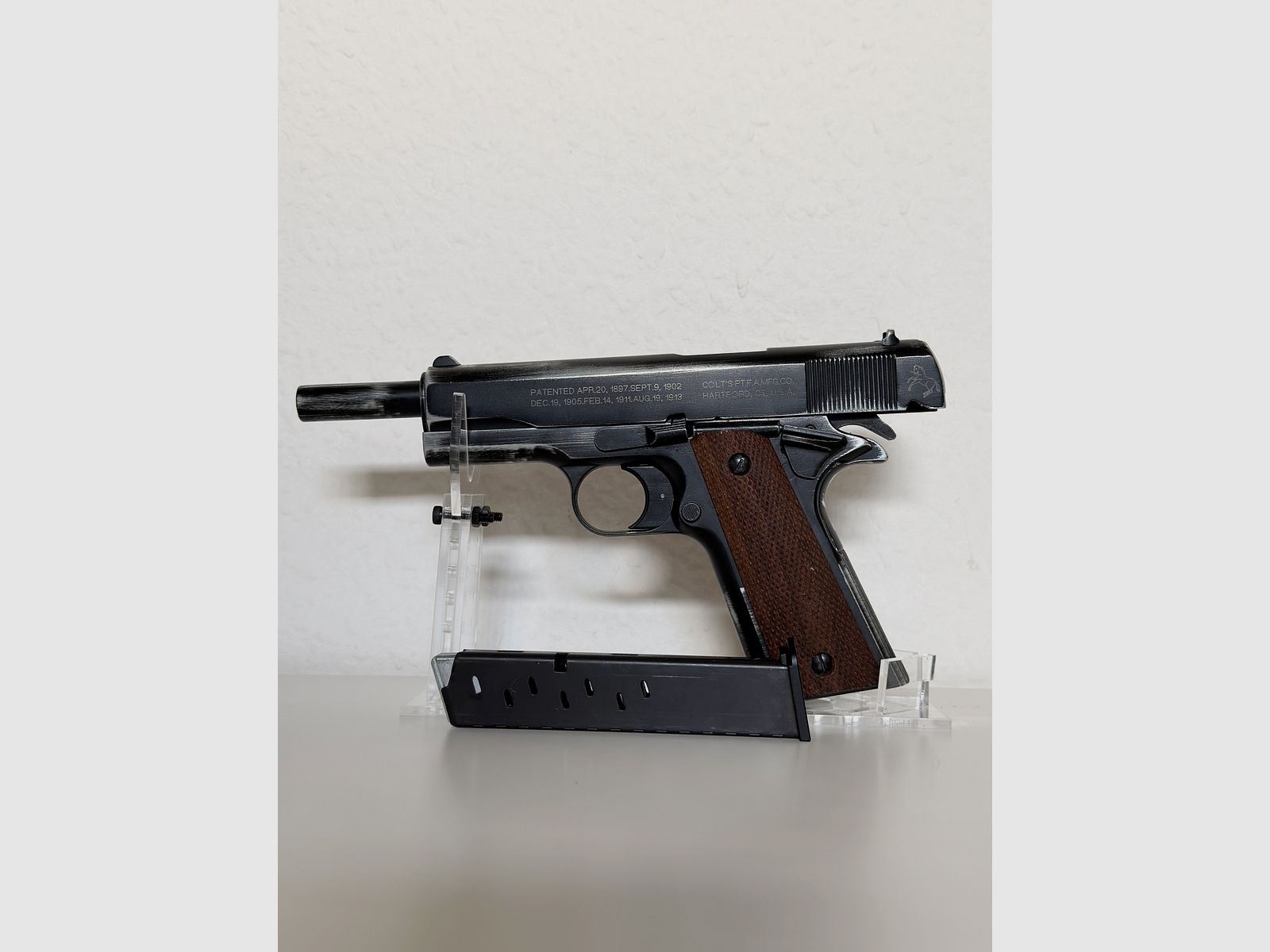 Colt Government 1911 A1 pistola a salve 9 mm P.A.K finitura antica con impugnature in legno NUOVA