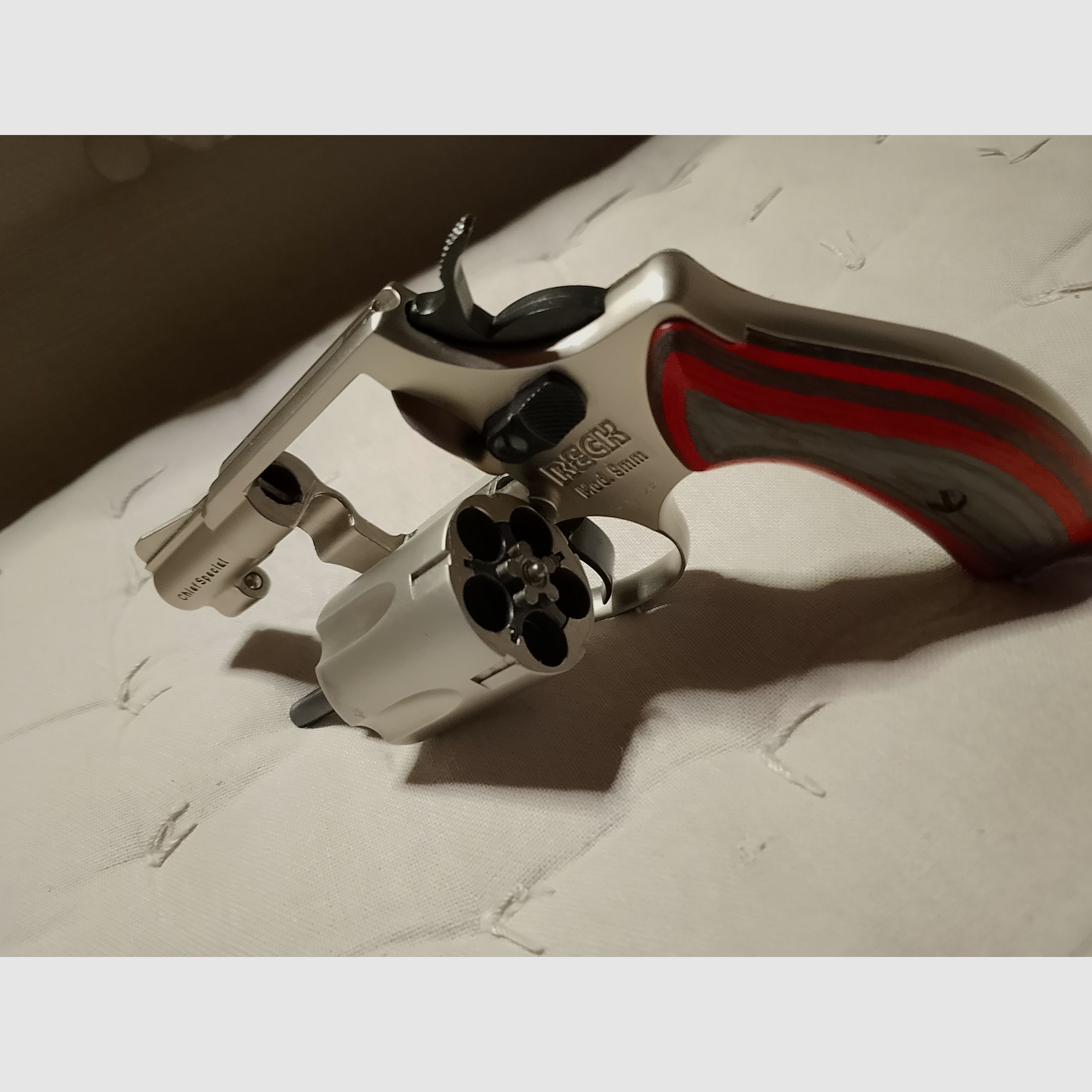 Reck Arnsberg 9mm revolver Schreckschuß knall gebruikt met schichtholz grepen