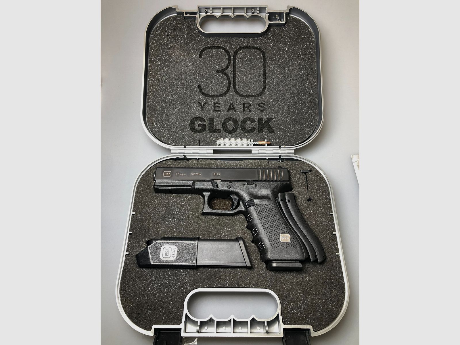 Pistole Glock 17 Gen4 9mm Para Limitierte Sonderedition 30 Jahre Glock, Bild 1 von 2