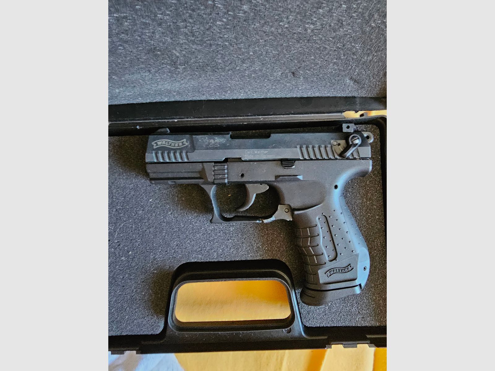 Walther P22 9mm P.A.K. schwarz inkl. 2. Magazin und Holster