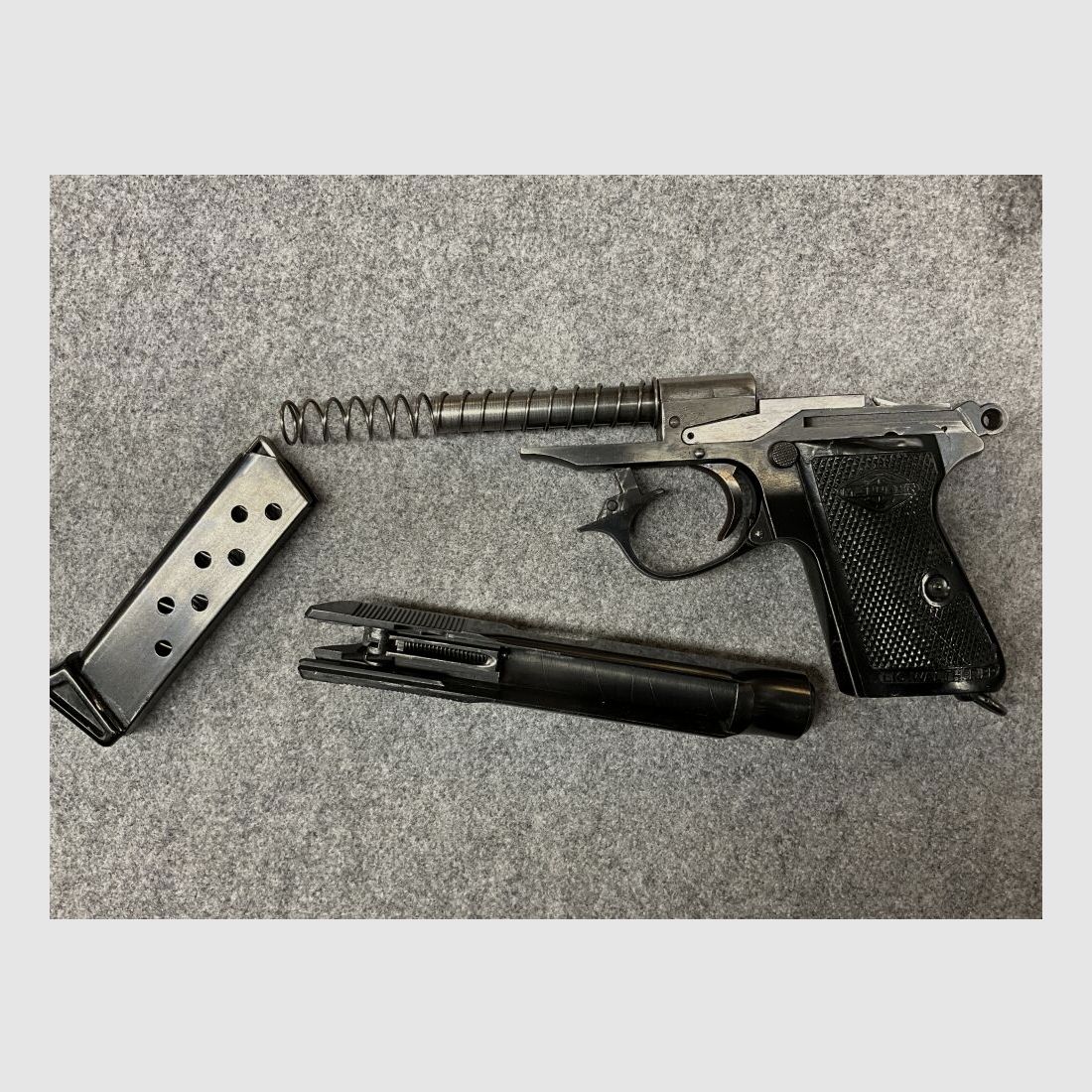 Walther PP z produkcji wojennej z pieczęcią odbiorczą orła Rzeszy 7,65mmBrowning