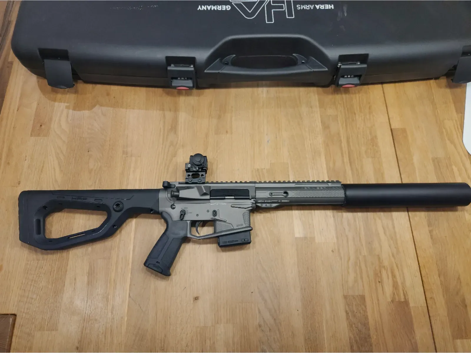 Hera Pro Tuning Compact Gen.3 in caliber .223Rem with suppressor Jaki Sniper and red dot sight