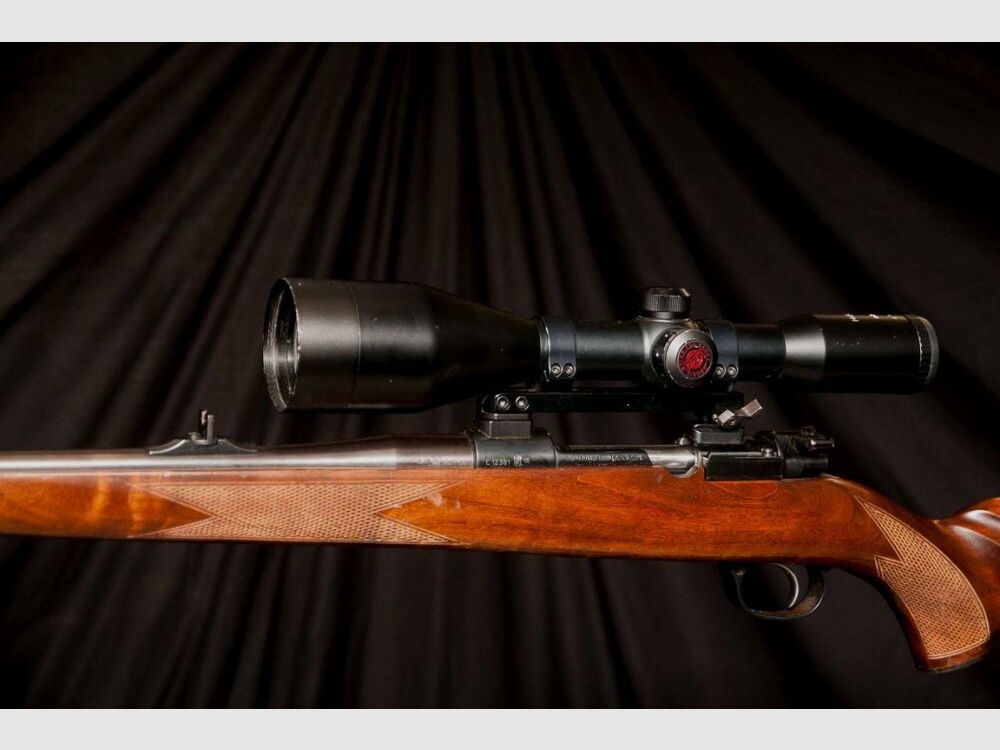 Répétiteur, arme idéale pour jeunes chasseurs, système 98 avec montage pivotant, lunette de visée avec réticule lumineux, détente directe, etc.
