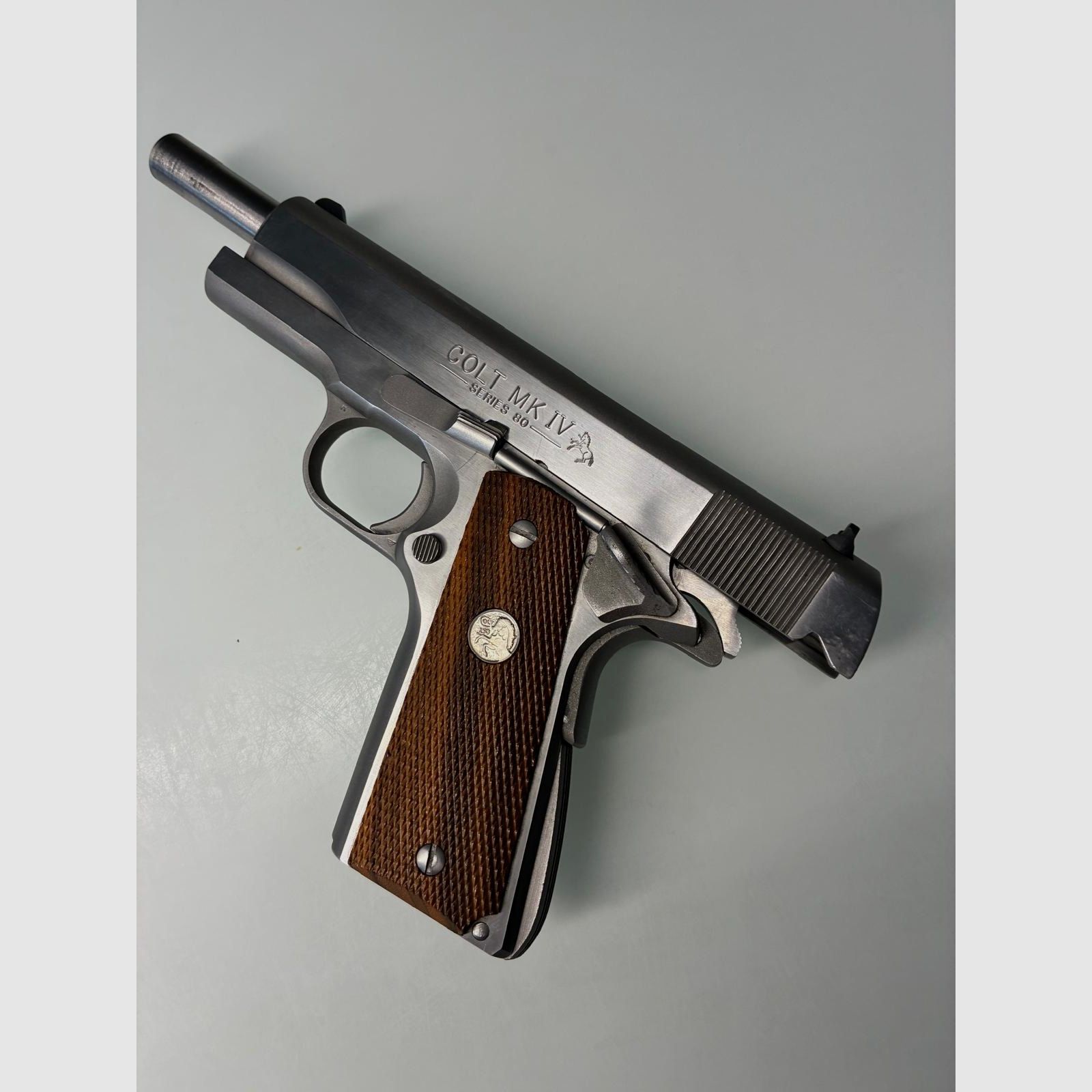 Colt Government 1911 .45ACP Edelstahl Series80