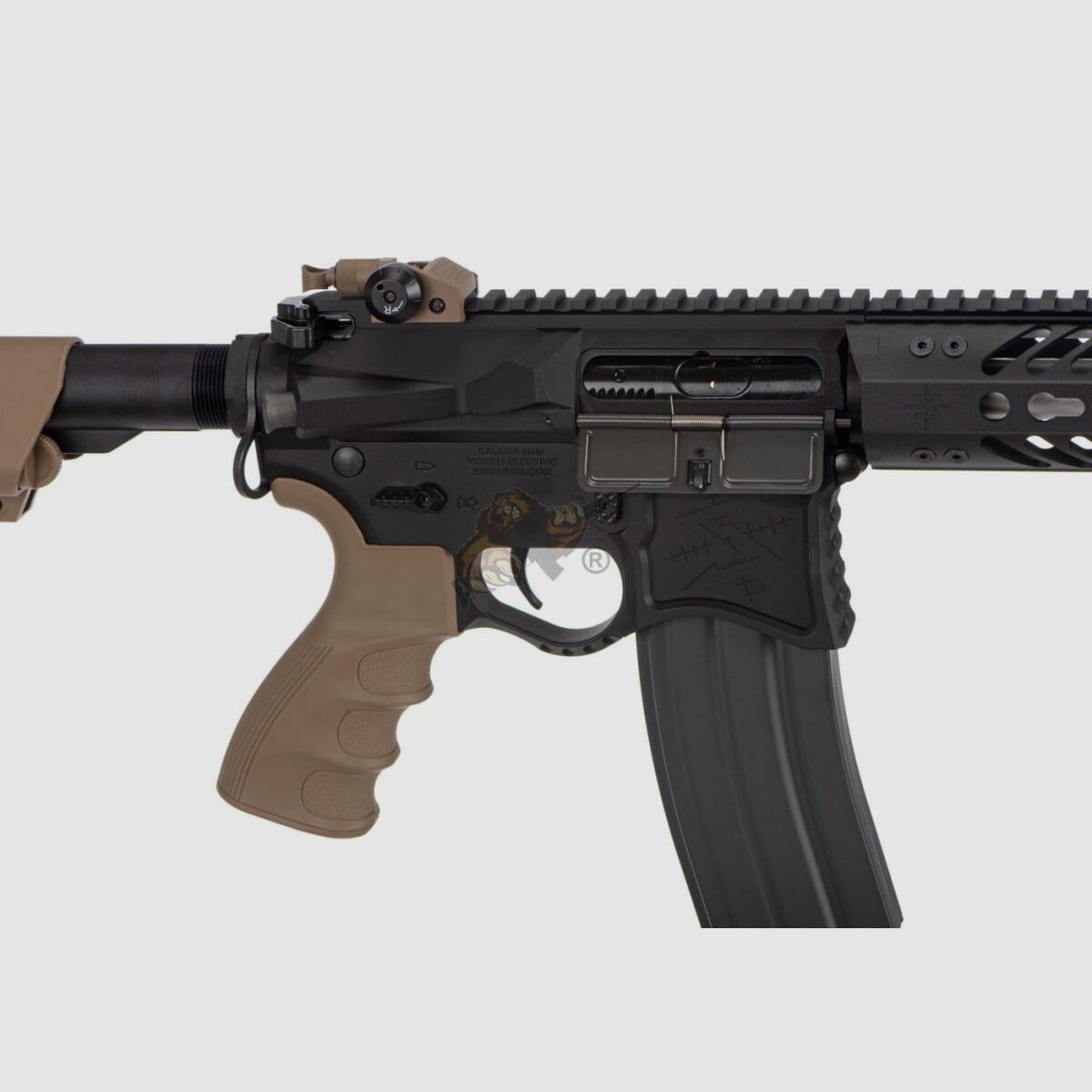 G&G Seekins Precision AR15 SBR8 Dual Tone Schwarz/Desert Airsoft S-AEG frei ab 18