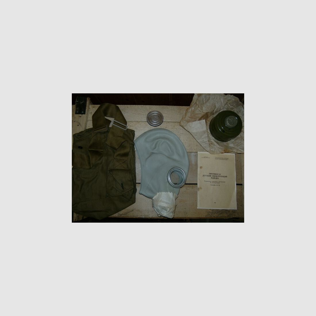 Original Russische Gasmasken GP5 und Kindergasmaske