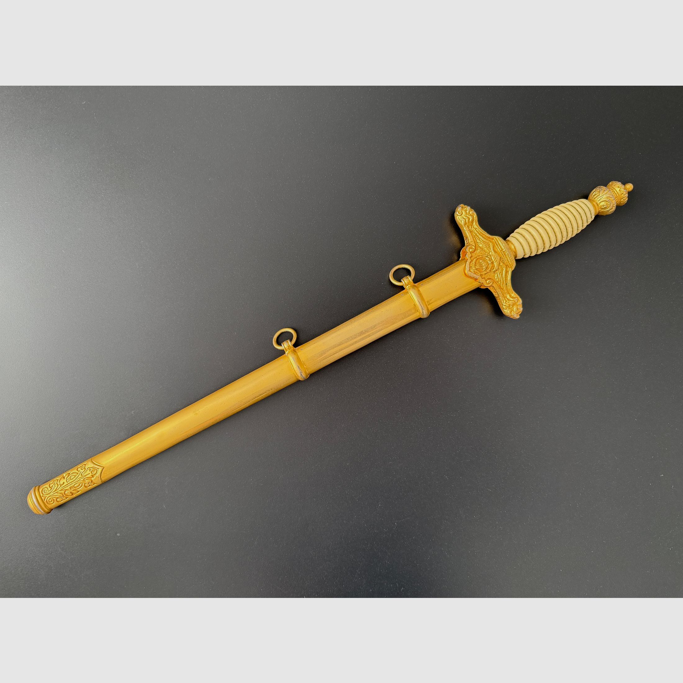 Dagger for officers of the Spanish paratroopers