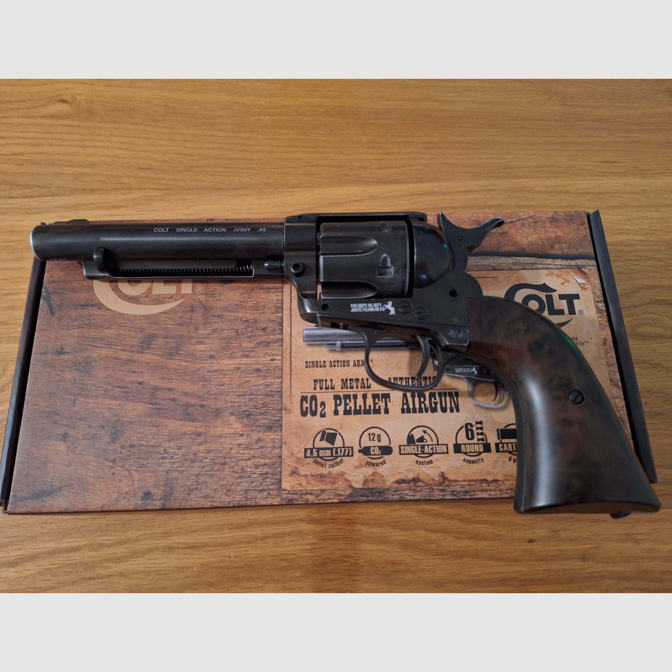 Colt Single Action Army (SAA) Co2 4,5 mm Diabolo gezogener Lauf realistisches Nachladen mit 22 Ladehülsen antik finish