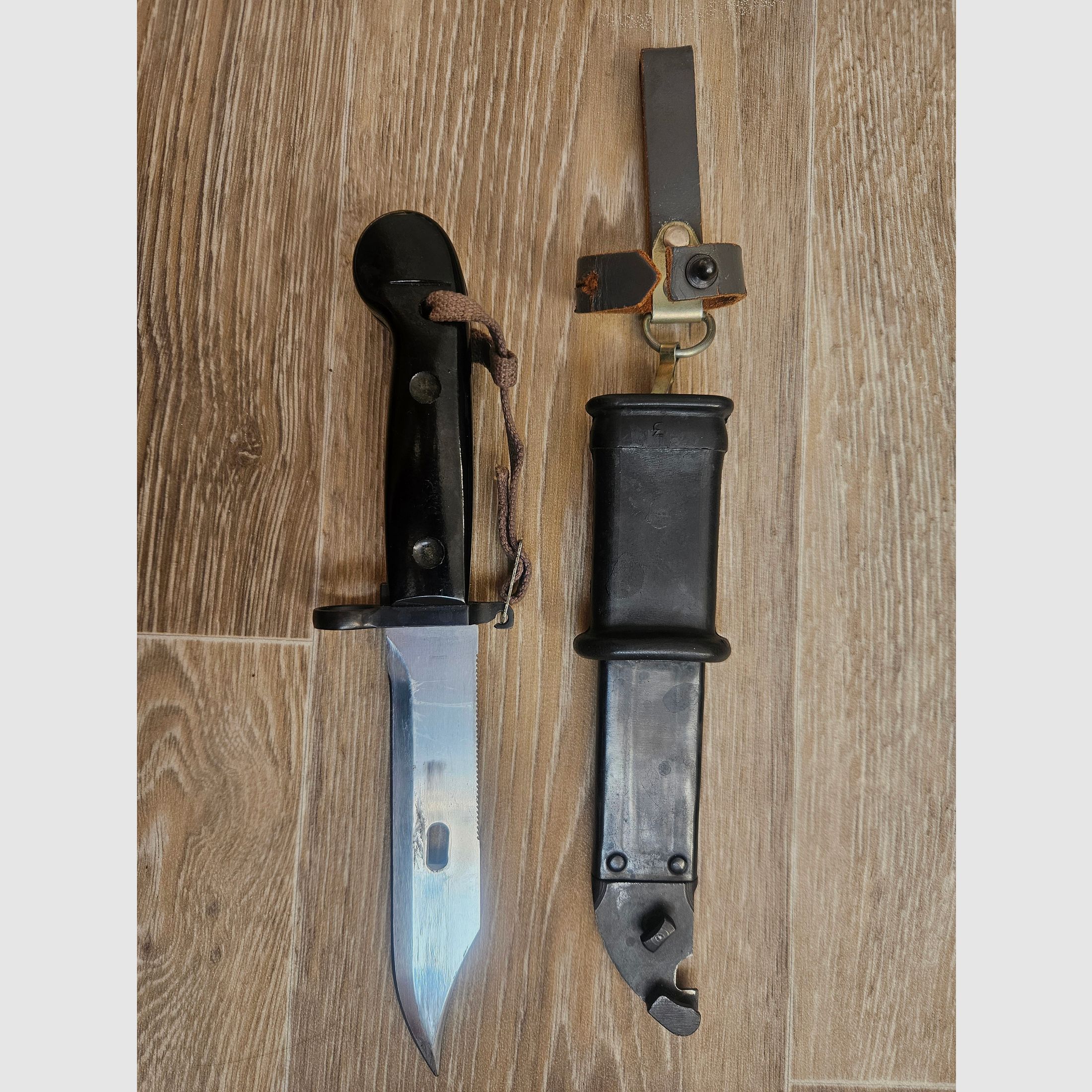 NVA DDR Bajonett AK47/74