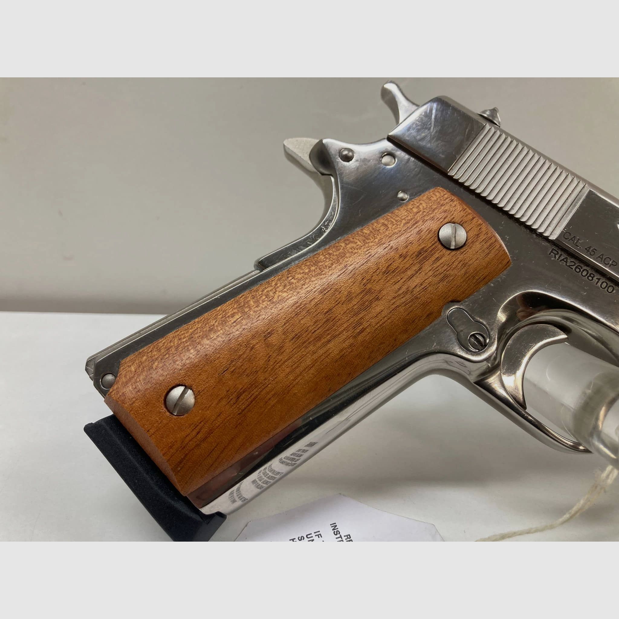 ARMSCOR 1911 A1 GI Standard «Fierté de l'Officier» 5″ | .45 ACP