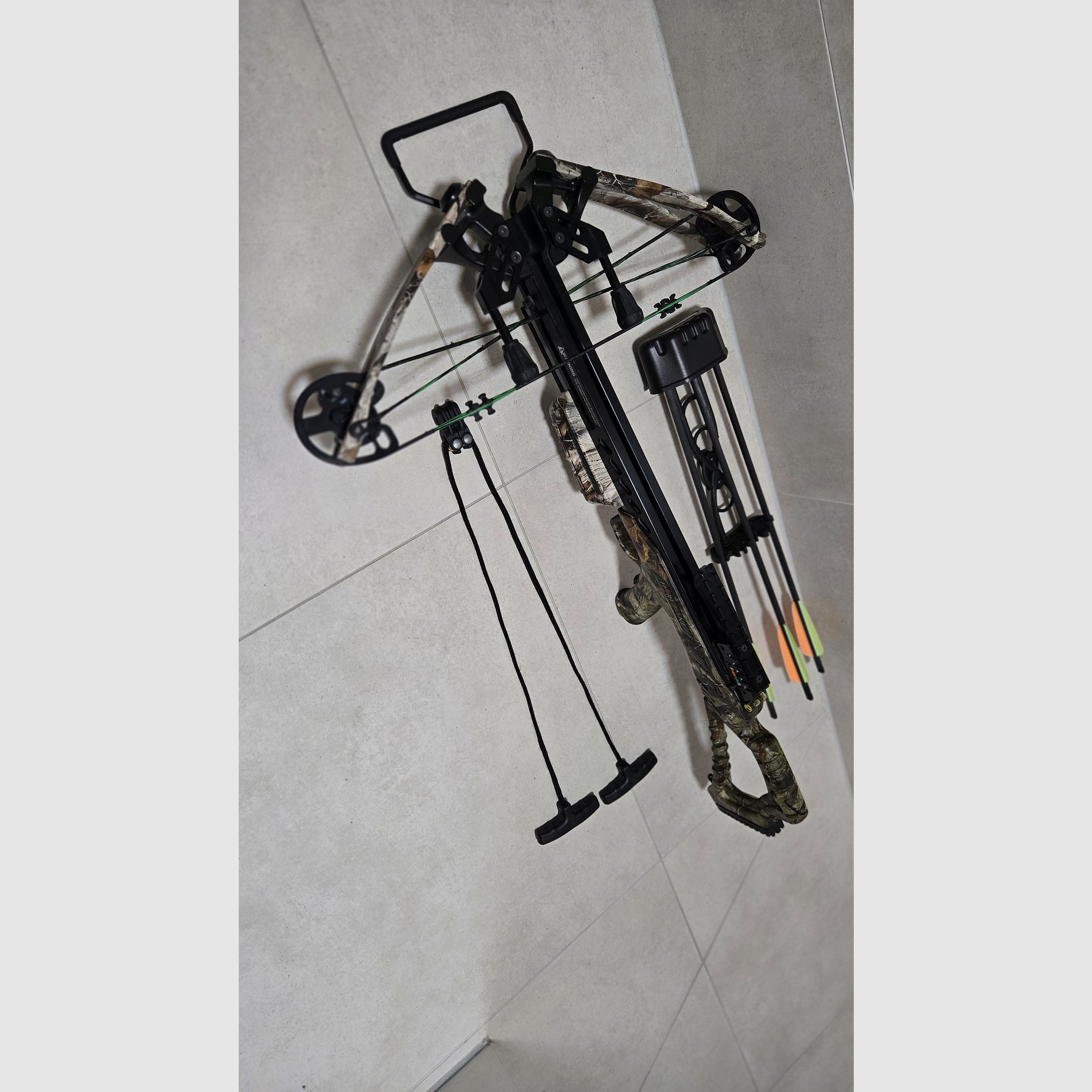 Compound Armbrust Hori-Zone Alpha XT 360 FPS mit optionaler Tenpoint Optik und Easton Carbon Bolzen