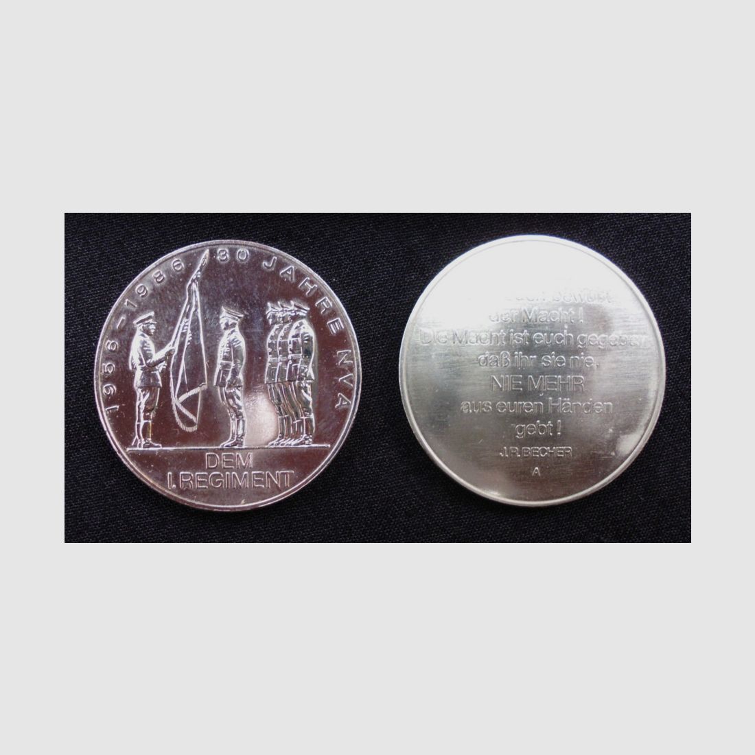 Original NVA Ehrendolch para oficiales con accesorios