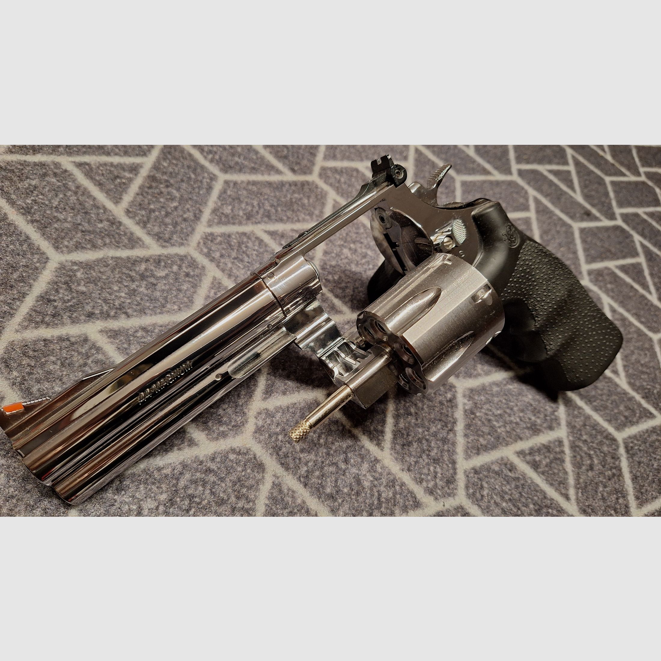 Smith & Wesson 629 Classic 5 Zoll Steel-Finish Co2-Revolver Kaliber 4,5 mm Diabolo NEU!