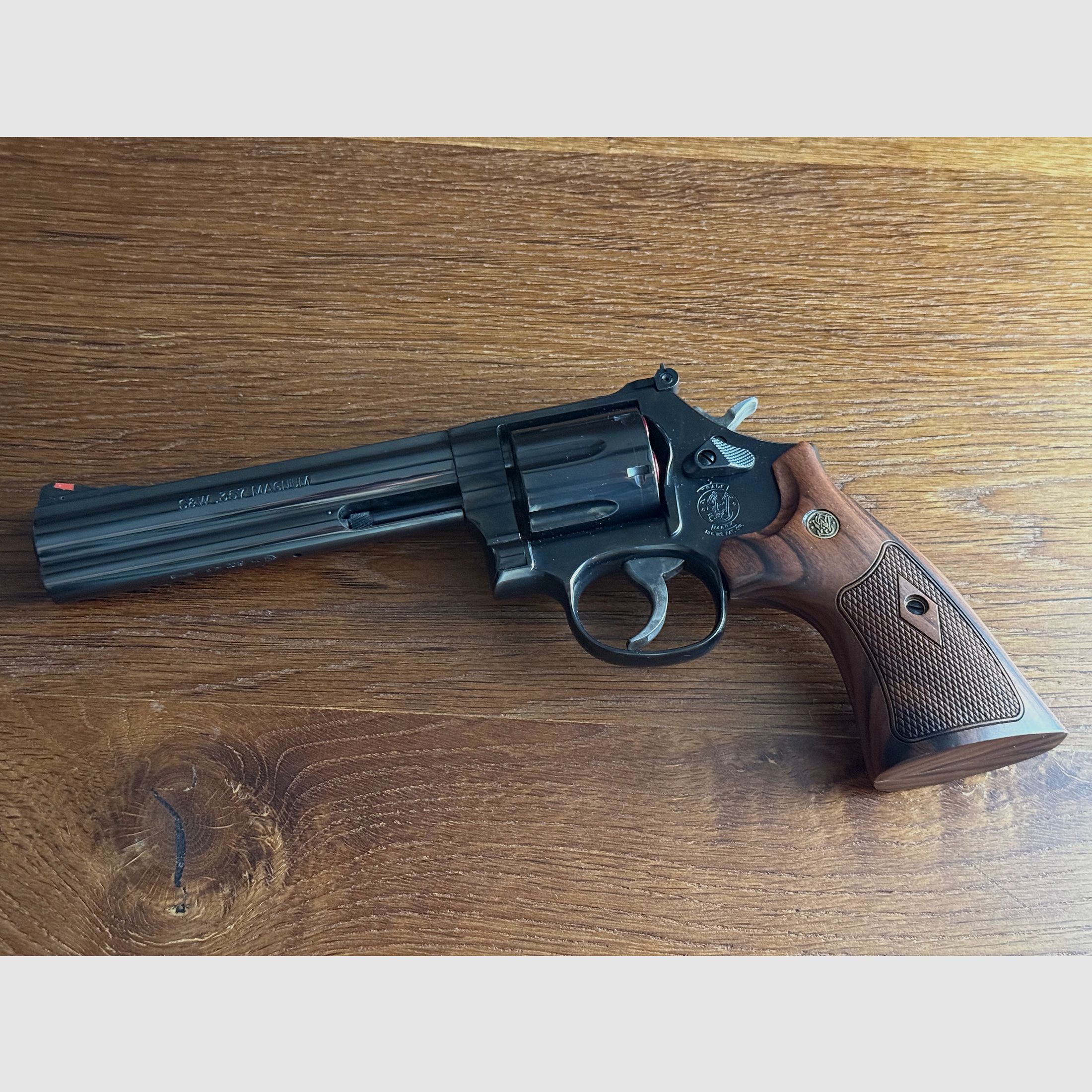 Smith & Wesson 586 Revolver aus 2022 in .357 Magnum/.38 Special