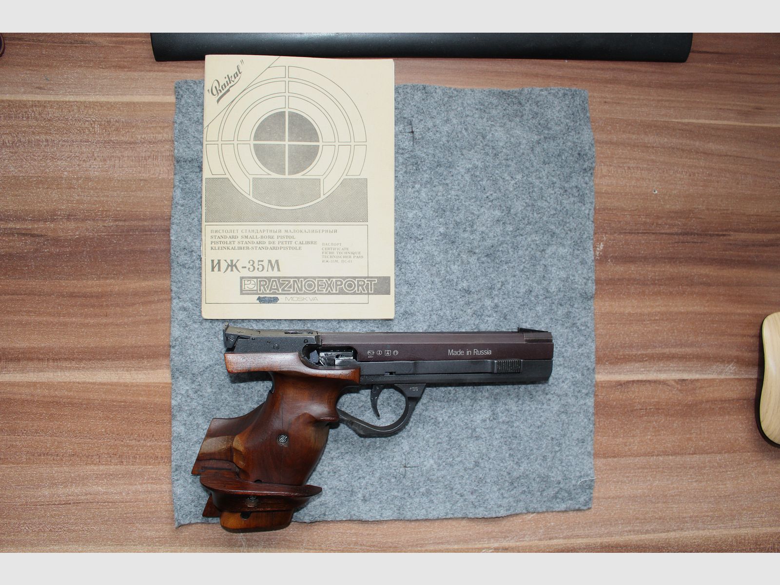 Verkauf halbautomatische Pistole von Haus CZ-Taipan Pro-Tuning und inklusive KK-Pistole, als Geschenk!