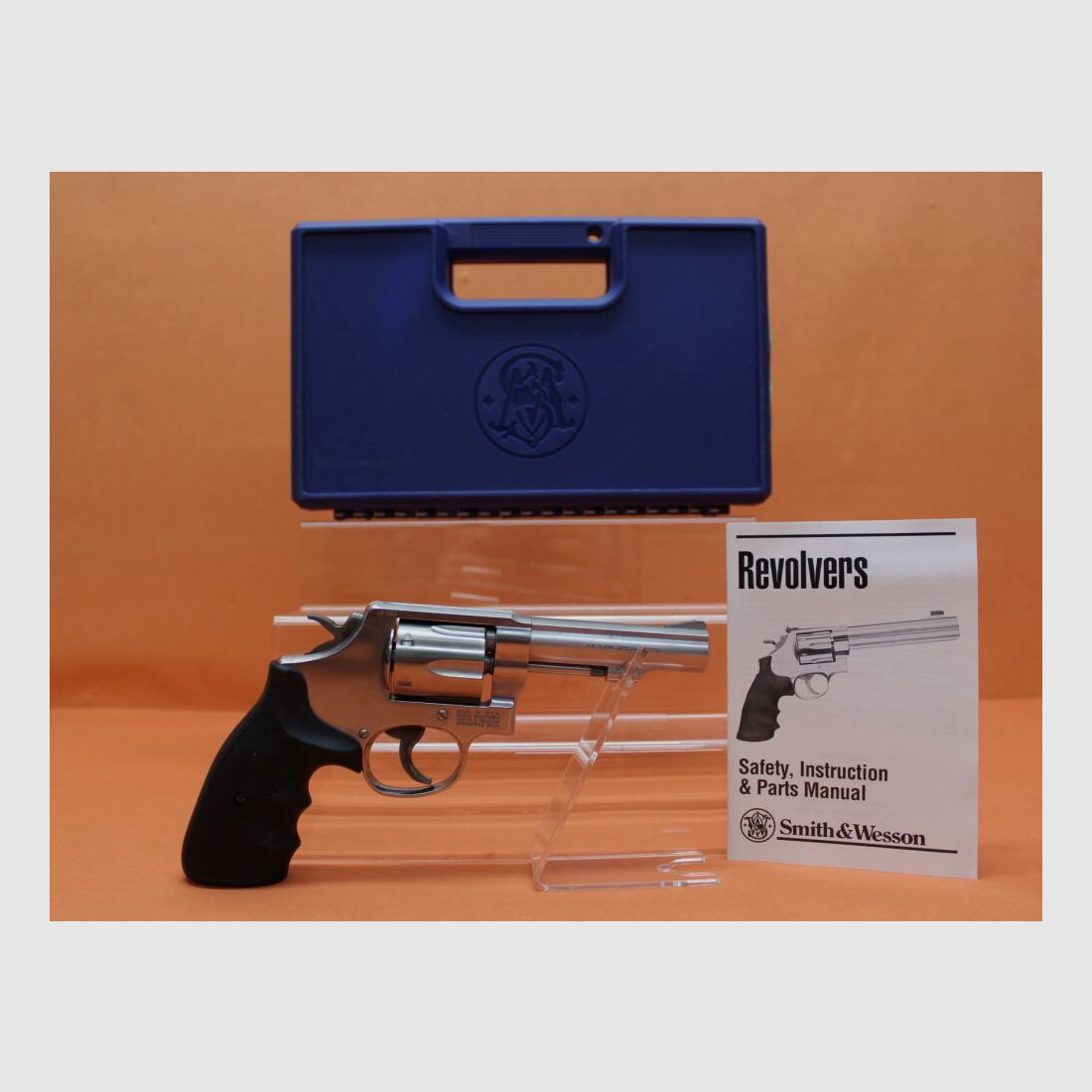 Smith & Wesson/S&W Revolver .38Special Smith&Wesson/ S&W64-6 en acier inoxydable, canon de 4" avec guidon en rampes/ poignée en caoutchouc