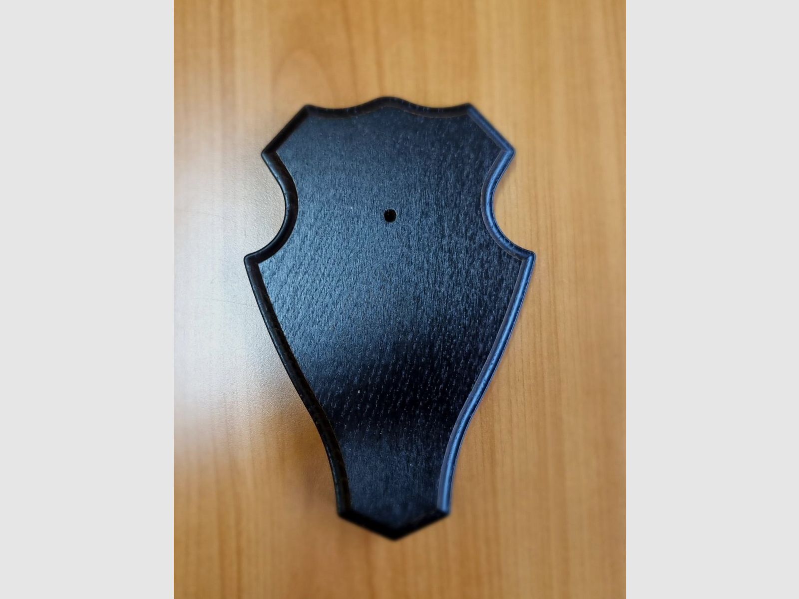 Massives Eichenschild für Rehbock – Abgerundet – 22 x 14 cm
