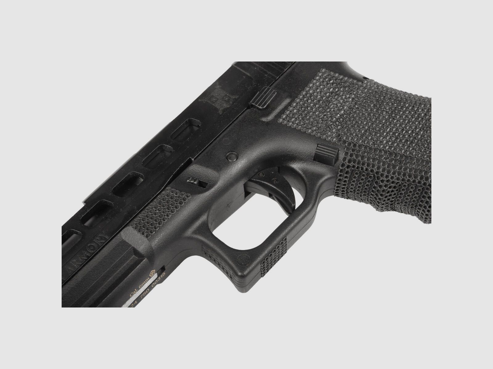 P06 GBB Airsoft Pistool met Grip Stippling in Zwart | Delta Armory