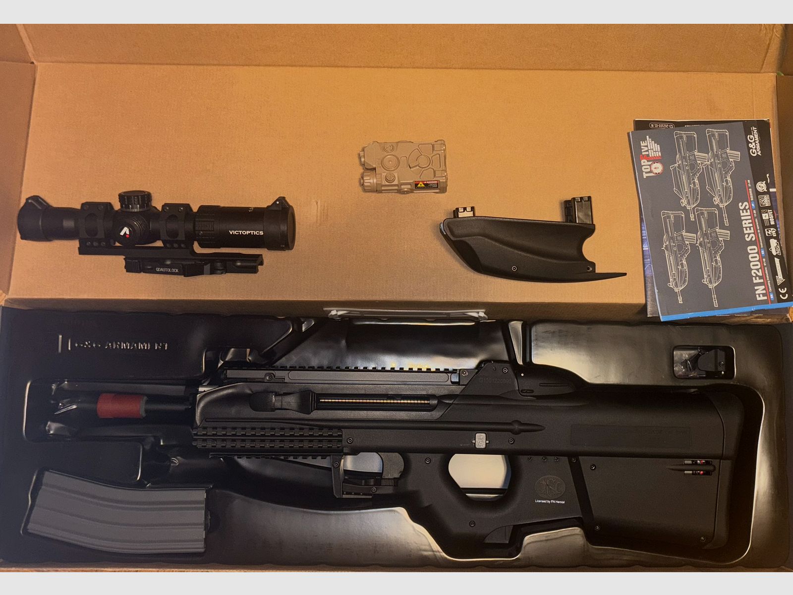 G&G F2000 Tactical+Victooptics LPVO 1-6