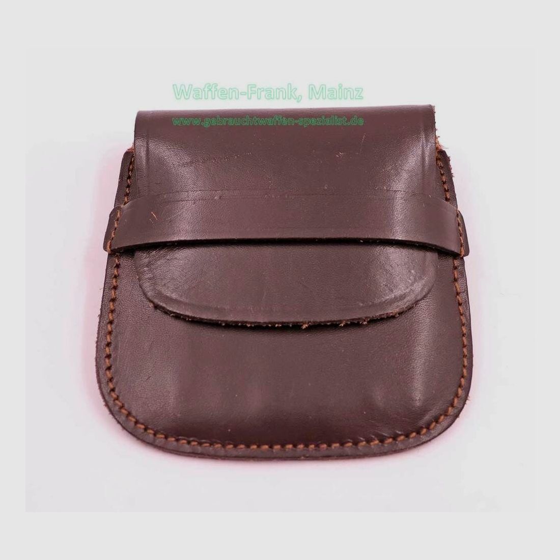 Manufacturer unknown cartridge case made of smooth leather