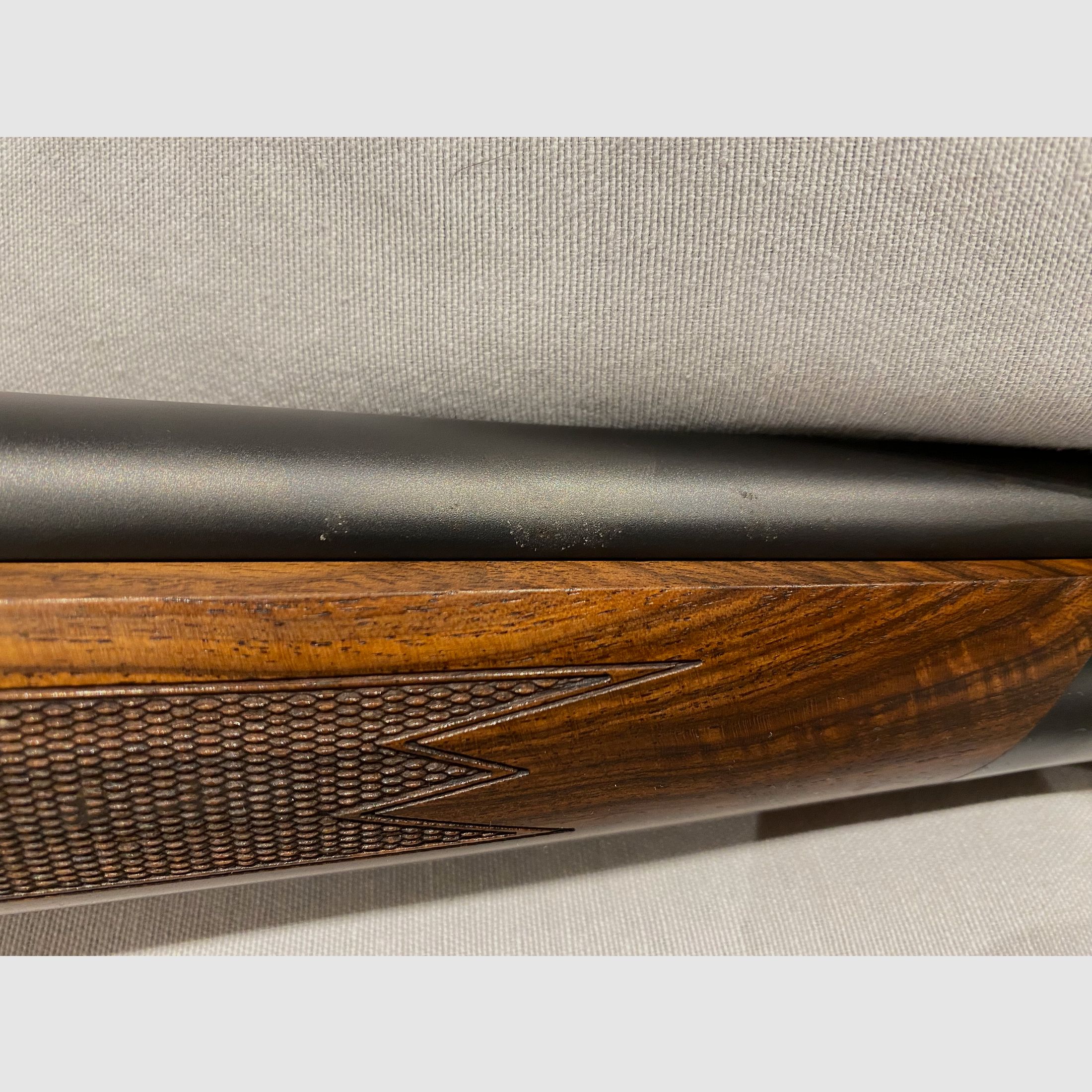 Blaser R8 Standard, Holzschaft, schwarzer Systemkasten