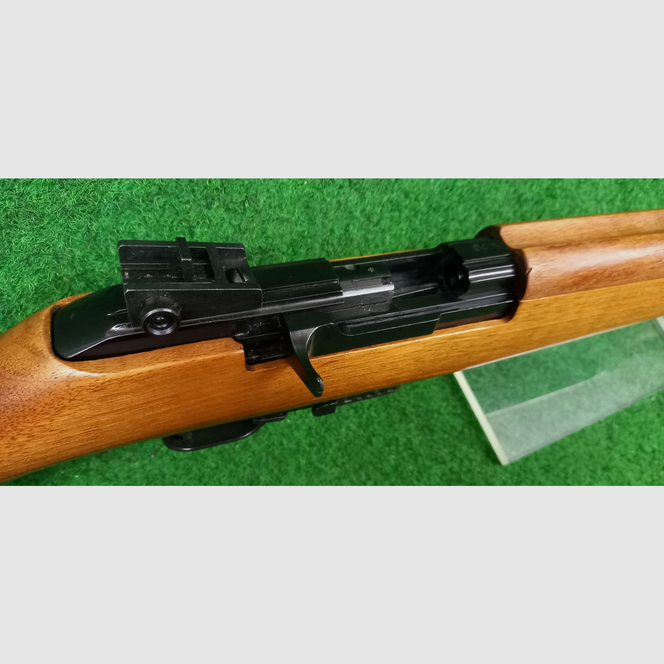 carabina semiautomática ERMA EGM1 de 1970 en calibre .22Lr