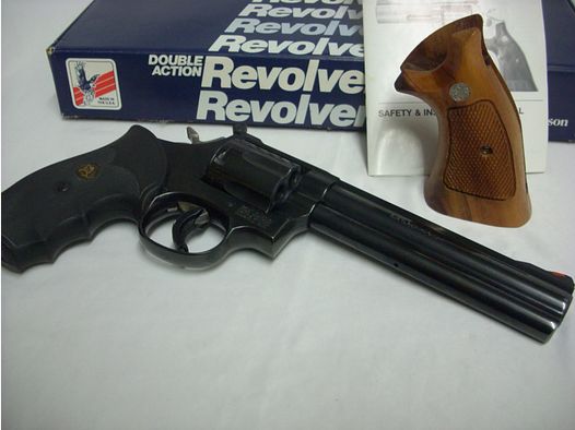 S&W Revolver M 586 in .357 , 6" Lauf , 2 Handgriffe/Griffschalen